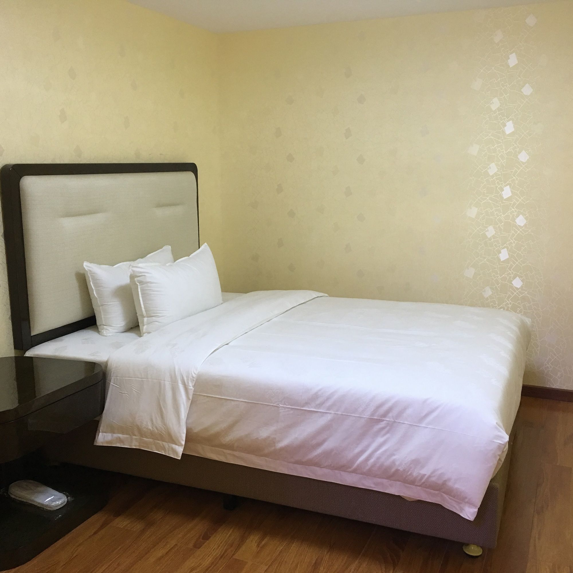 Фото Nomo Service Apartment The Legend