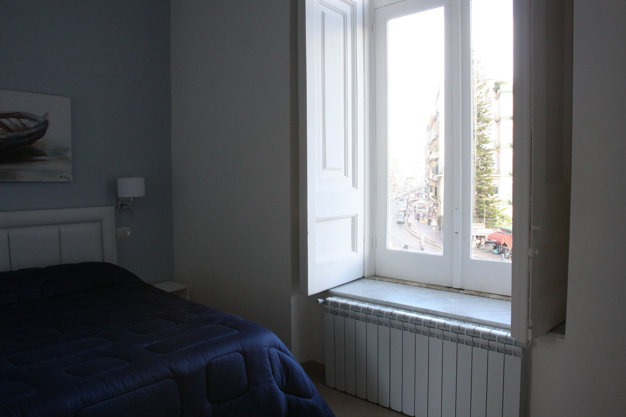 Фото Base Napoli B&b