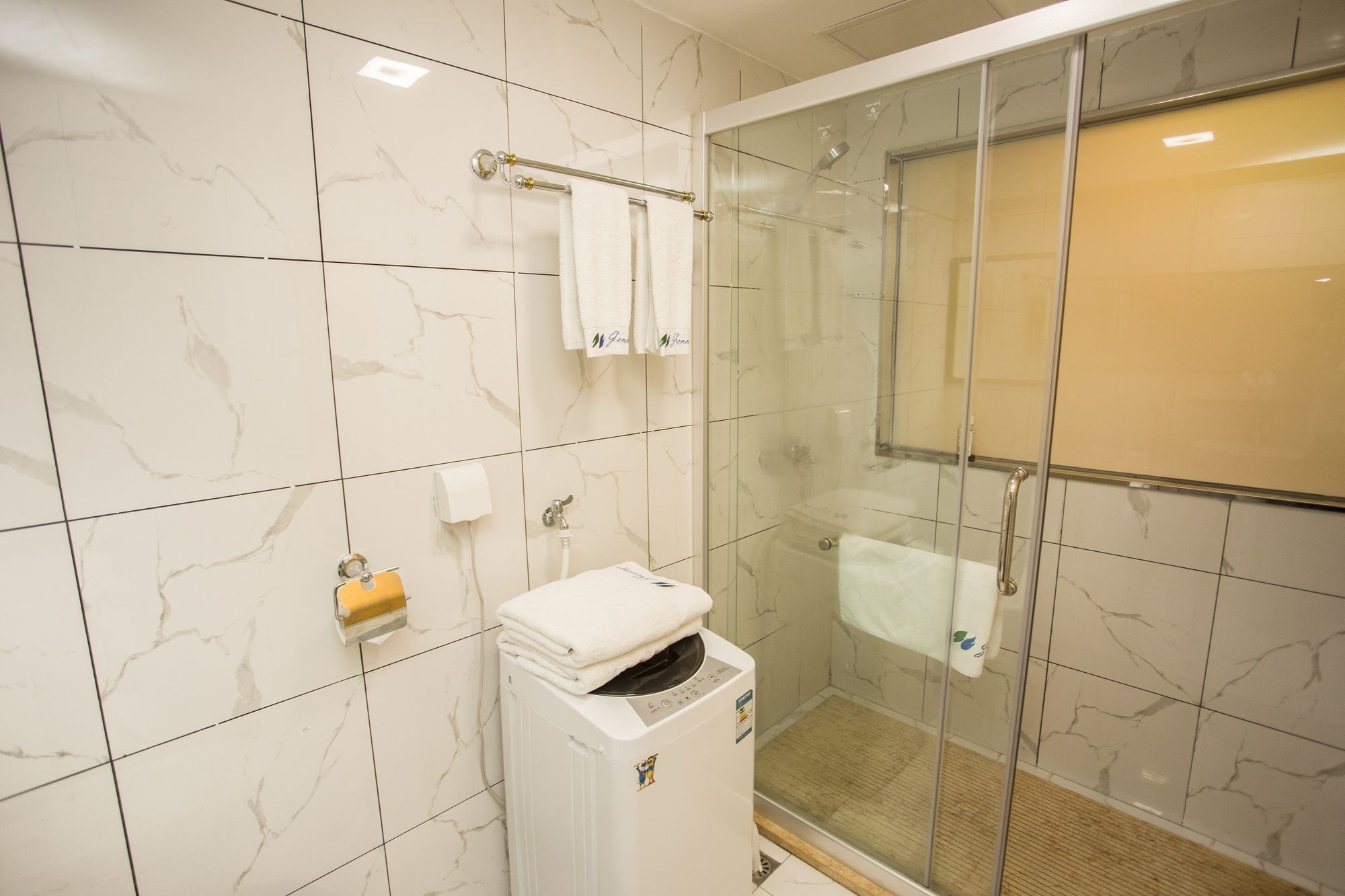 Фото Nomo Service Apartment The Legend