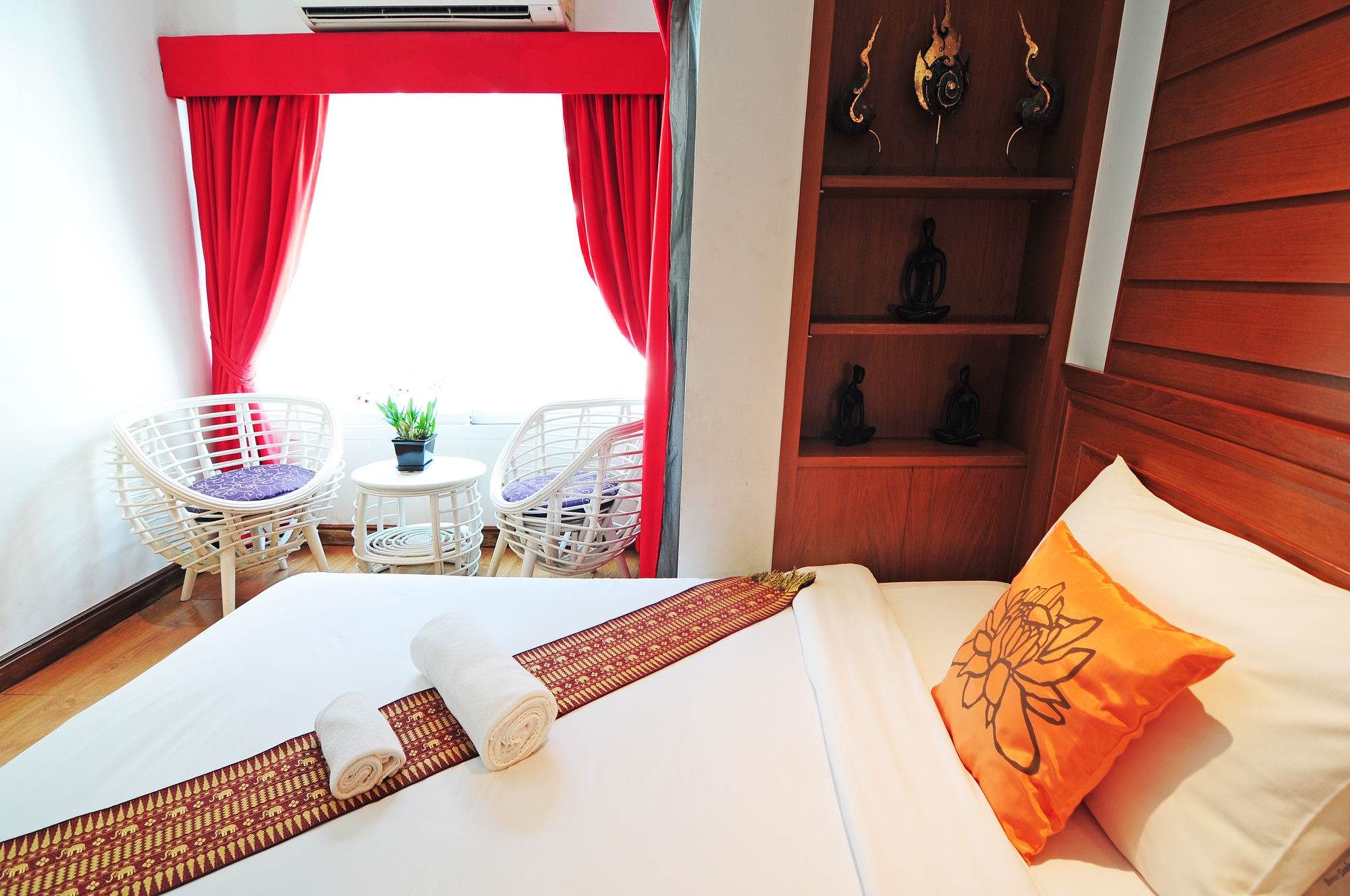 Фото Baan Sukhumvit Soi 18