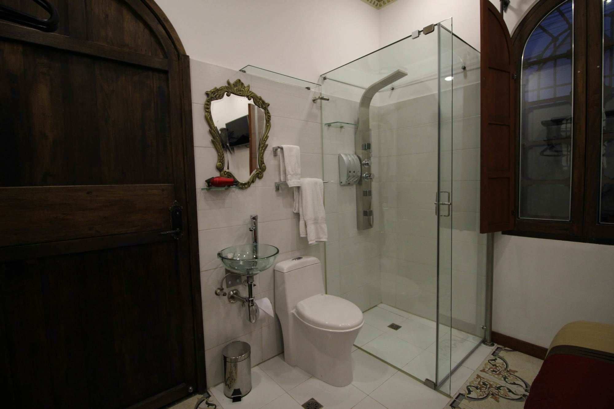 Фото Bogota Bed & Breakfast Inn