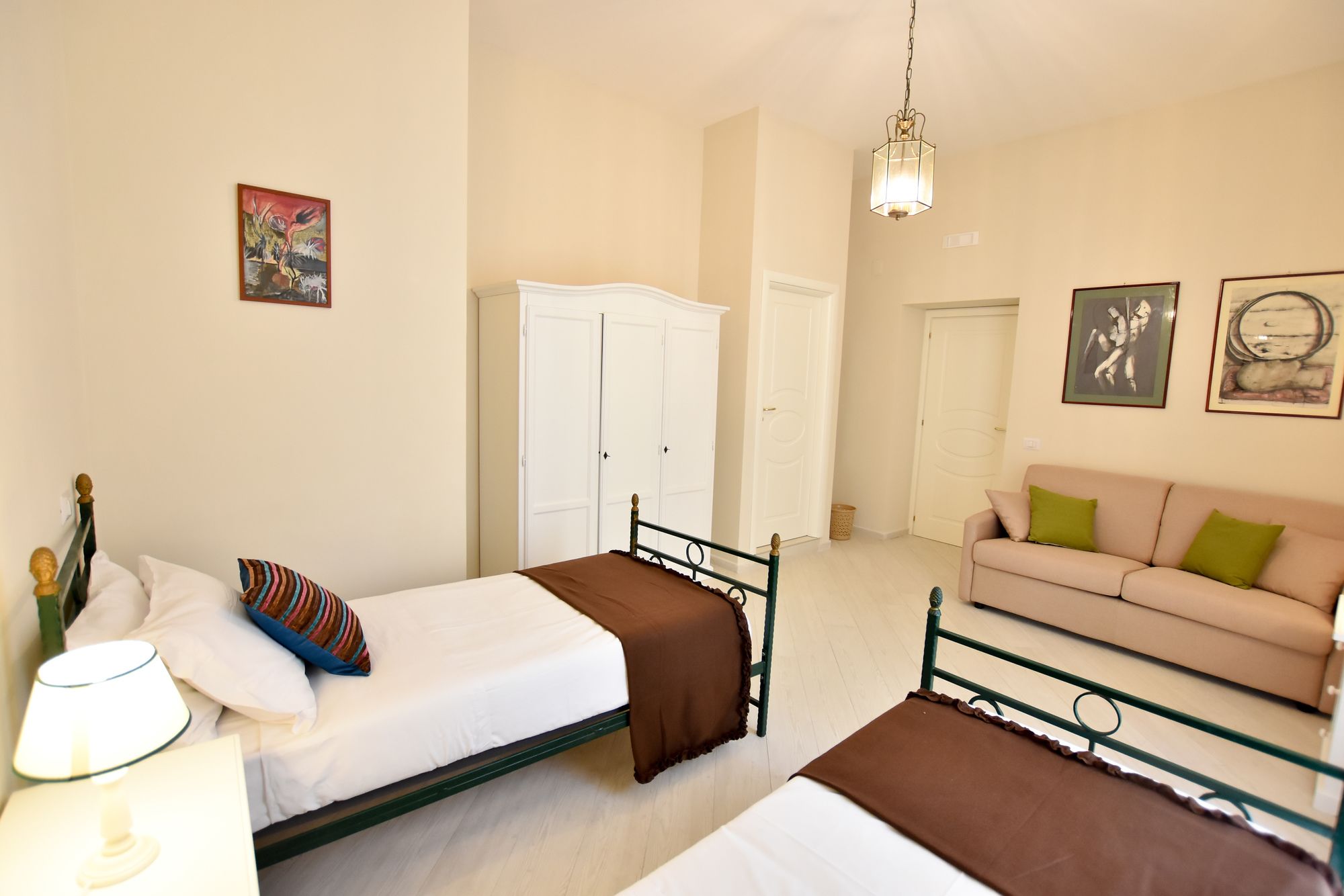 Фото Domus Borbonica