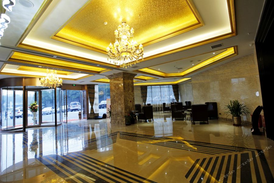 Фото Caifu Holiday Hotel