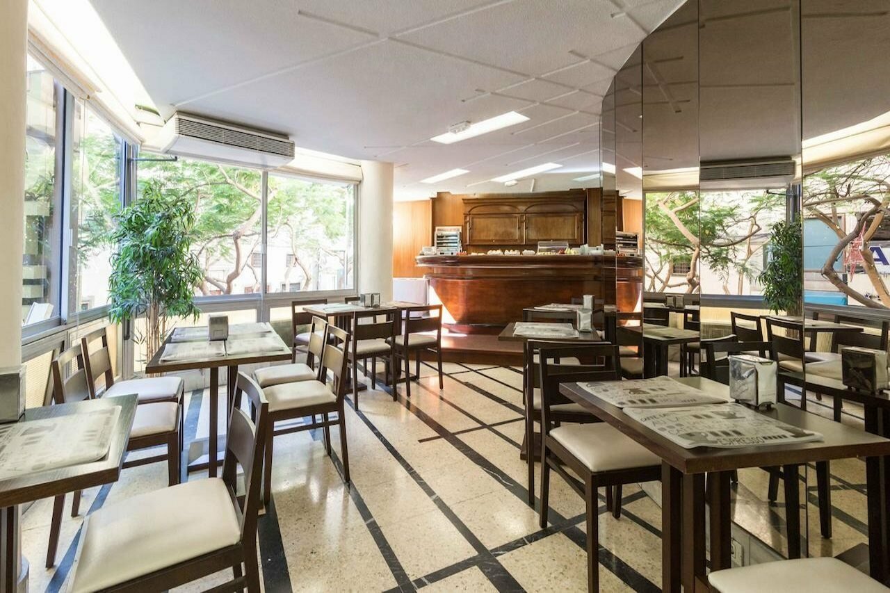 Фото Hotel Adonis Pelinor