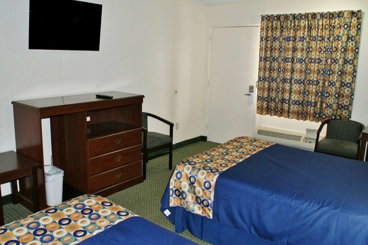 Фото Americas Best Value Inn Ft. Jackson