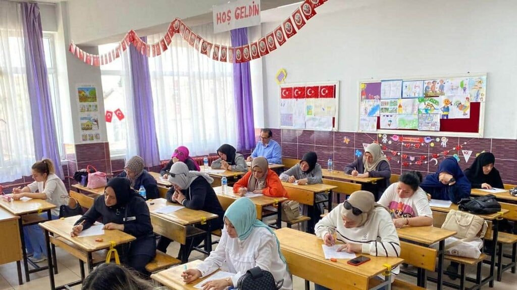 Primary school 21 June Primary School, Adapazari, photo