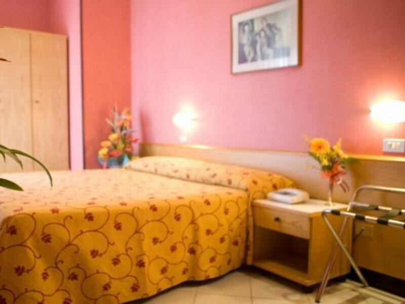 Фото Hotel Junior