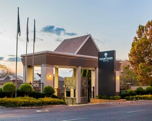 Гостиница Courtyard Hotel Sandton