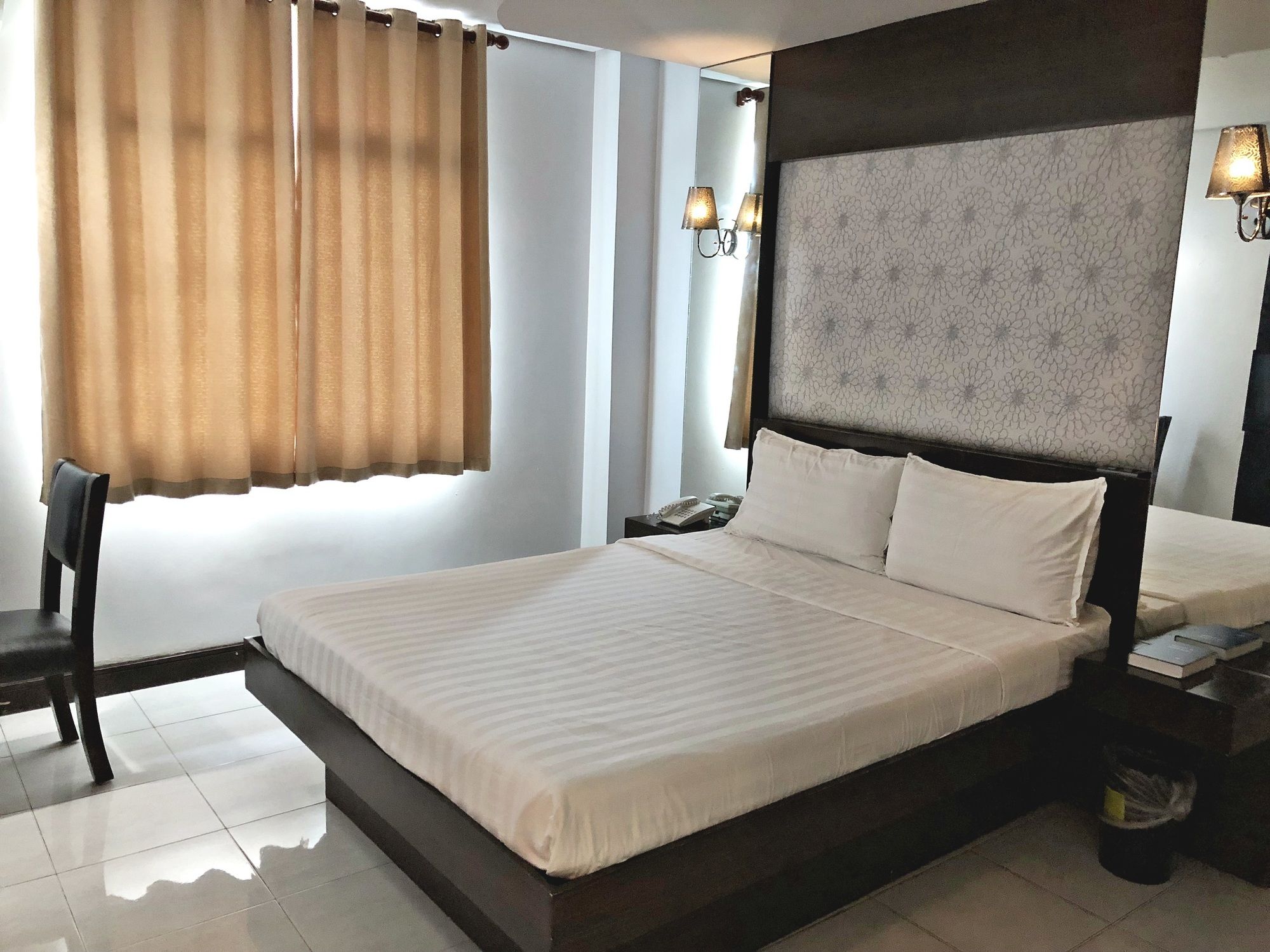 Фото Ninong's Hotel