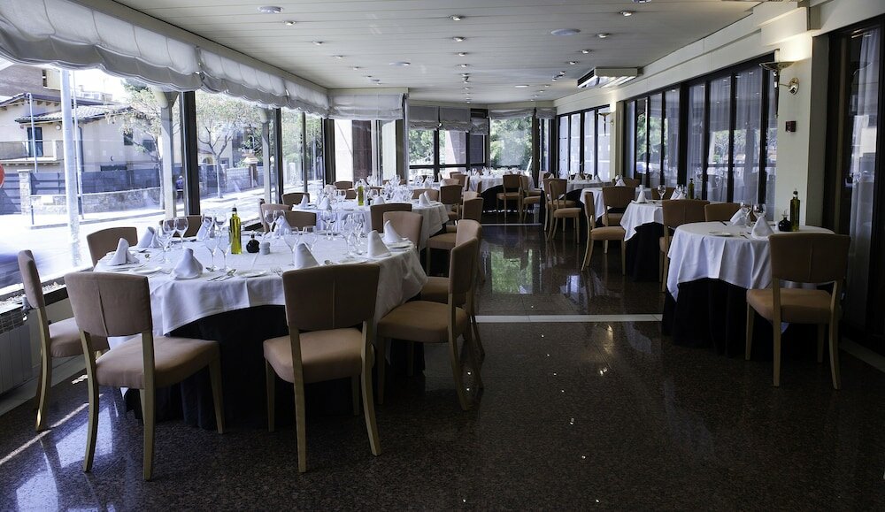 Фото Hotel Ciudad de Castelldefels