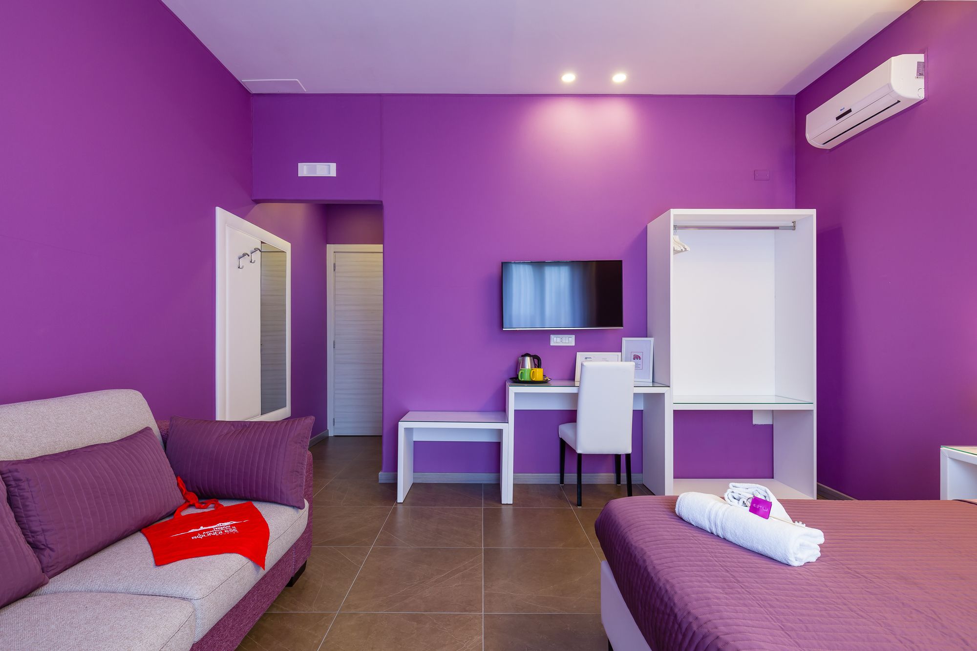 Фото Bh Napoli Railway