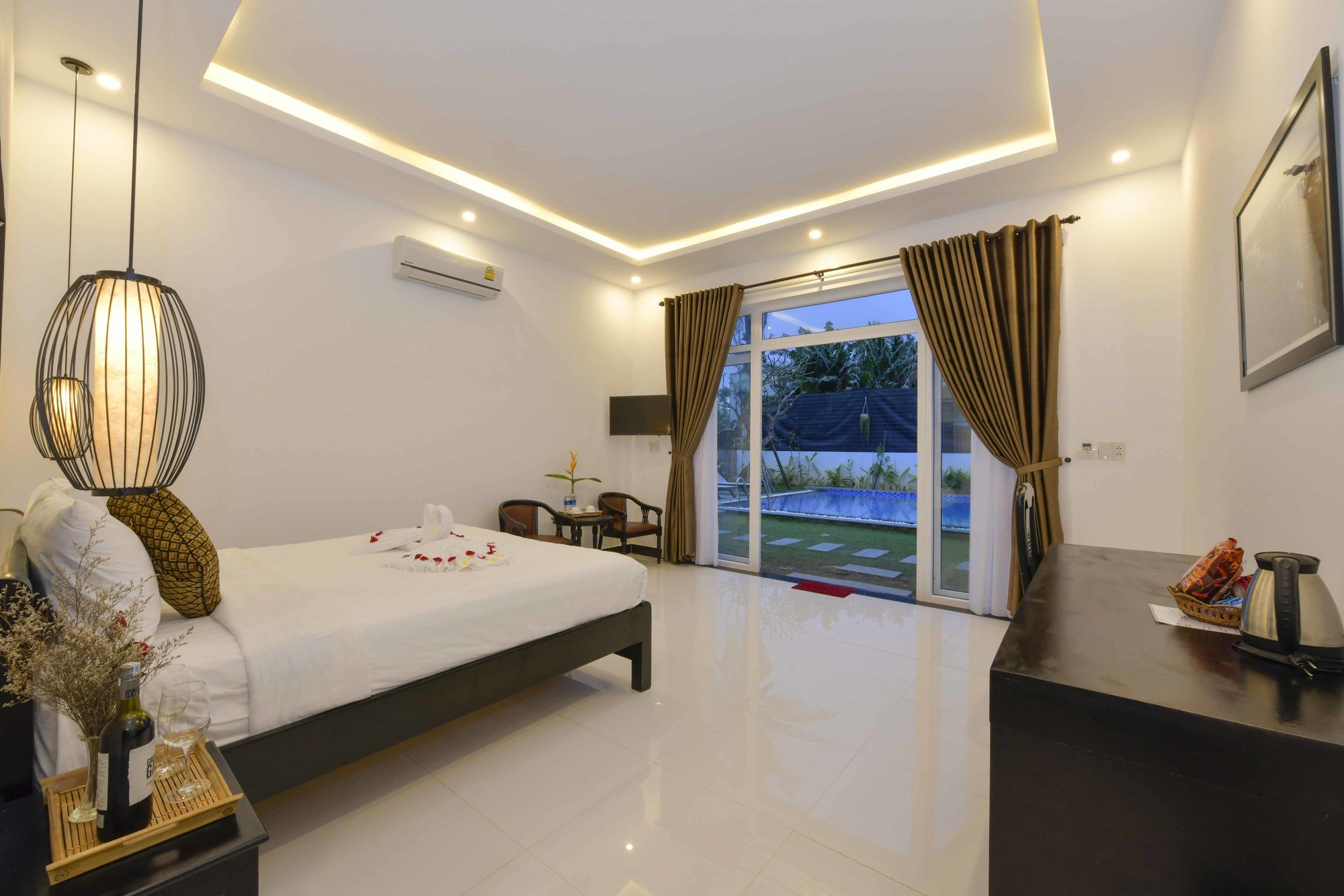 Фото Hoi An Sunny Pool Villa