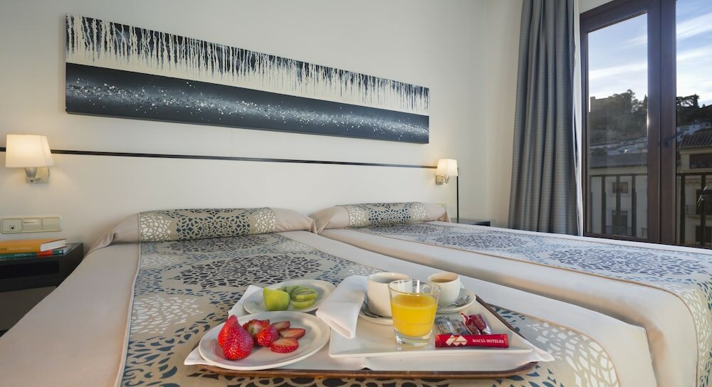 Фото Hotel Macià Plaza