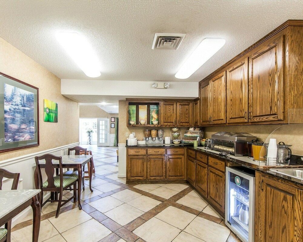 Фото Quality Inn Decherd Winchester