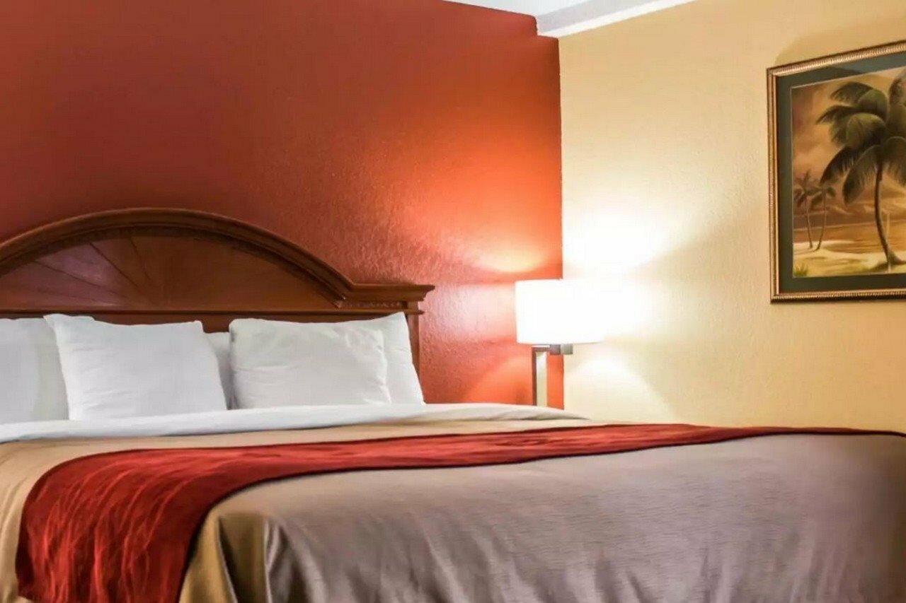 Фото Comfort Inn & Suites