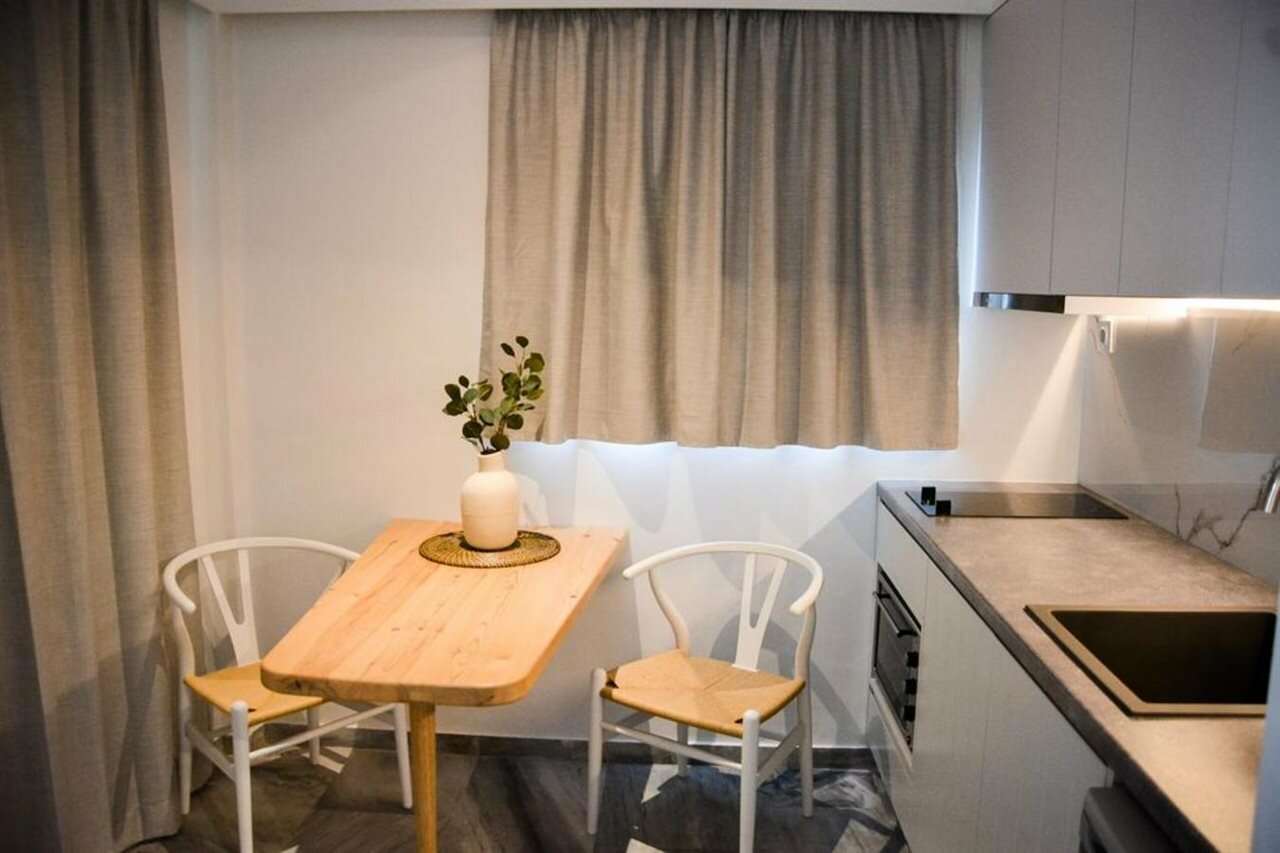 Фото Pharos Apartments