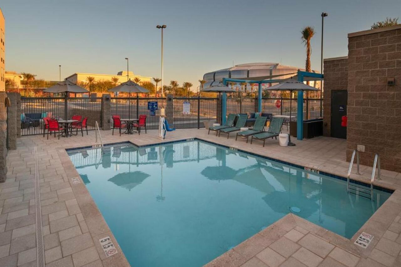 Фото Tru by Hilton Phoenix Glendale Westgate, Az