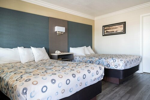 Гостиница Solaire Inn & Suites в Санта-Марии