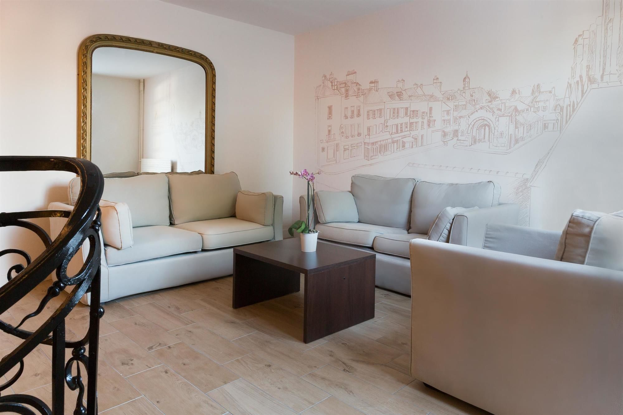 Фото Best Western Blanche de Castille Dourdan