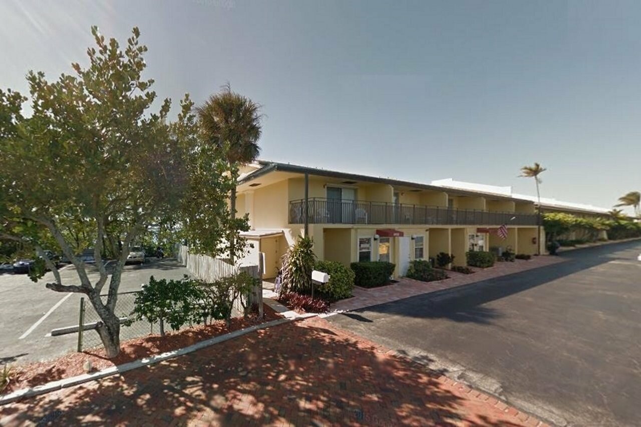 Фото Palm Beach Waterfront Suites