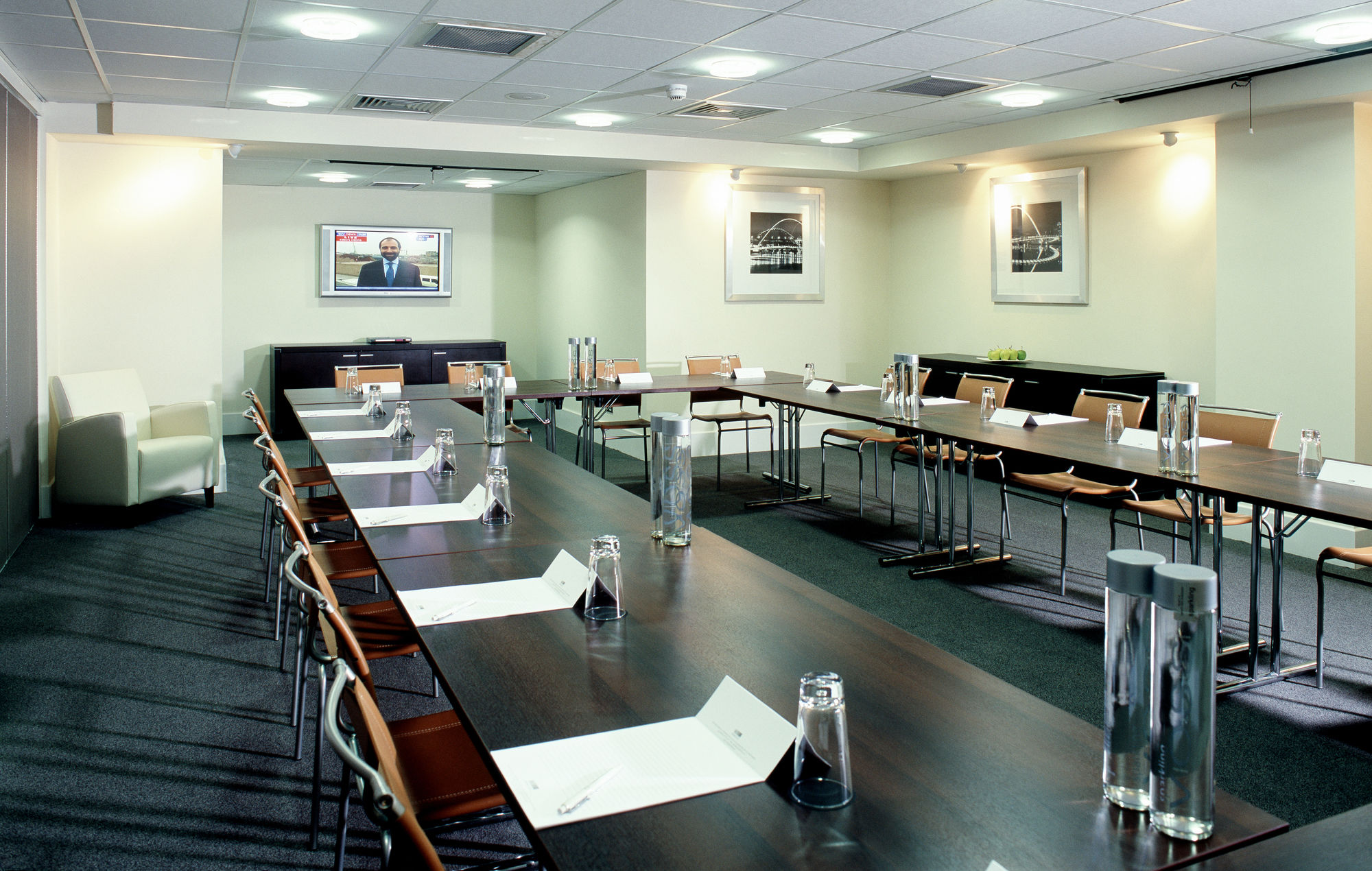 Фото Grey Street Hotel