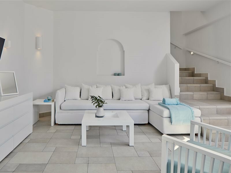 Фото Aqua Blue Hotel