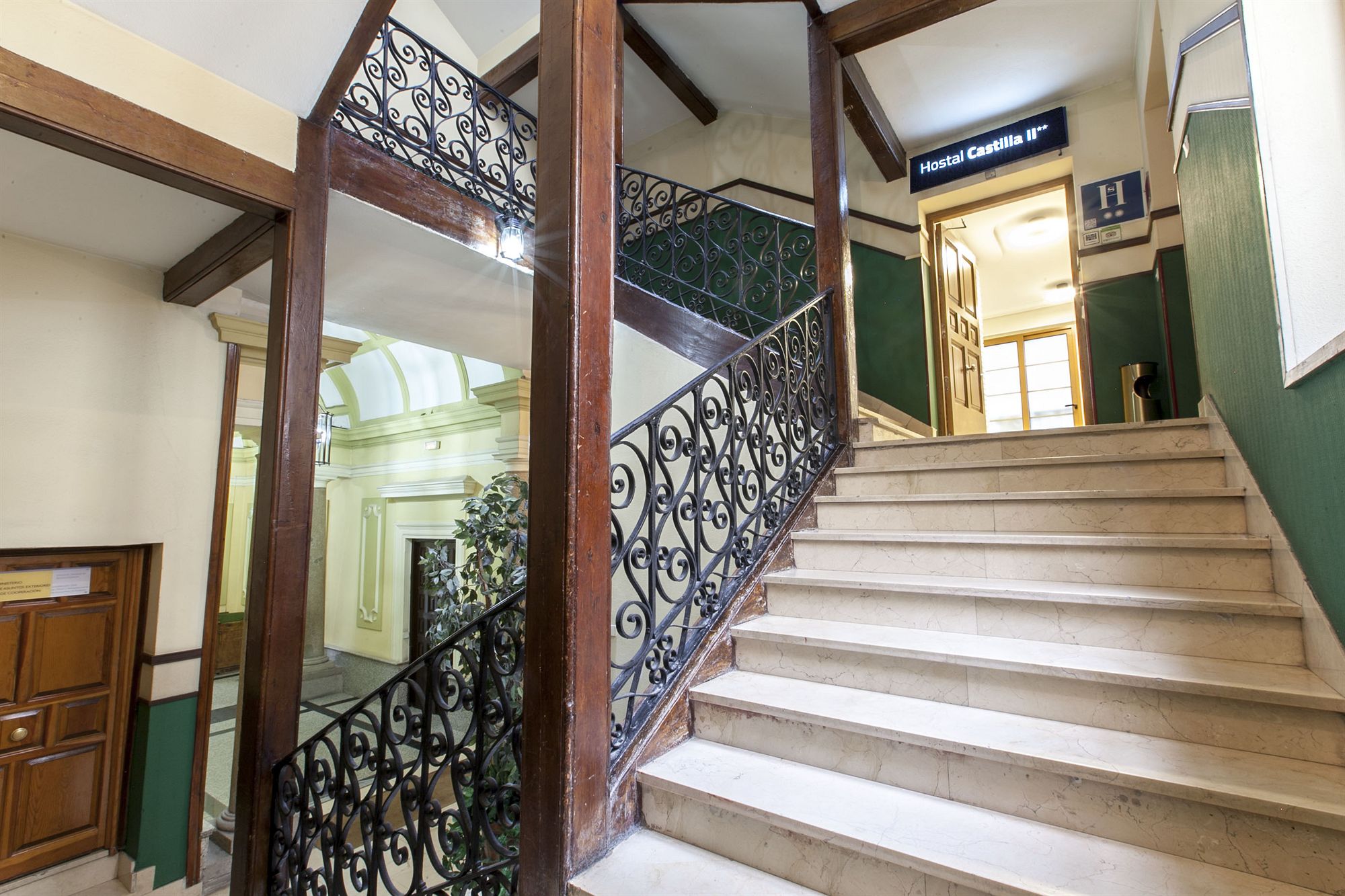 Фото Hostal Castilla II Puerta del Sol