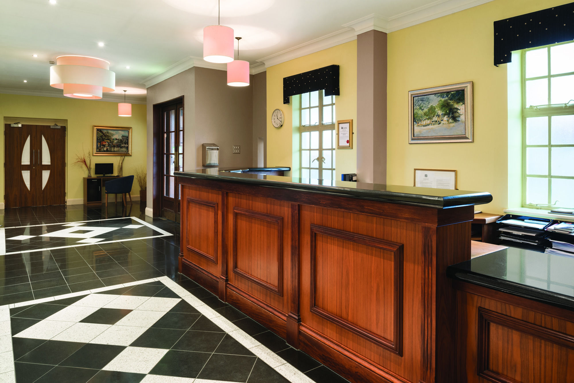Фото Ramada by Wyndham Loughborough Hotel