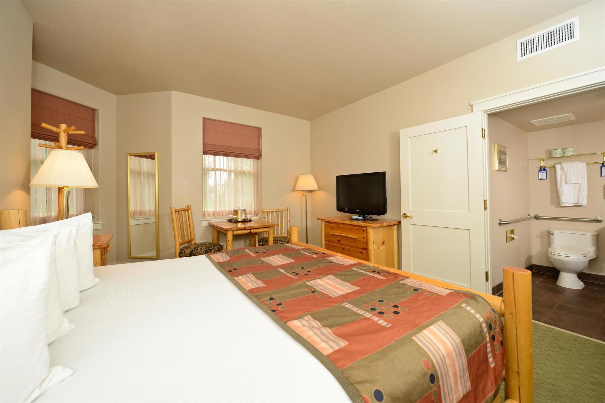 Фото Best Western Plus Plaza Hotel