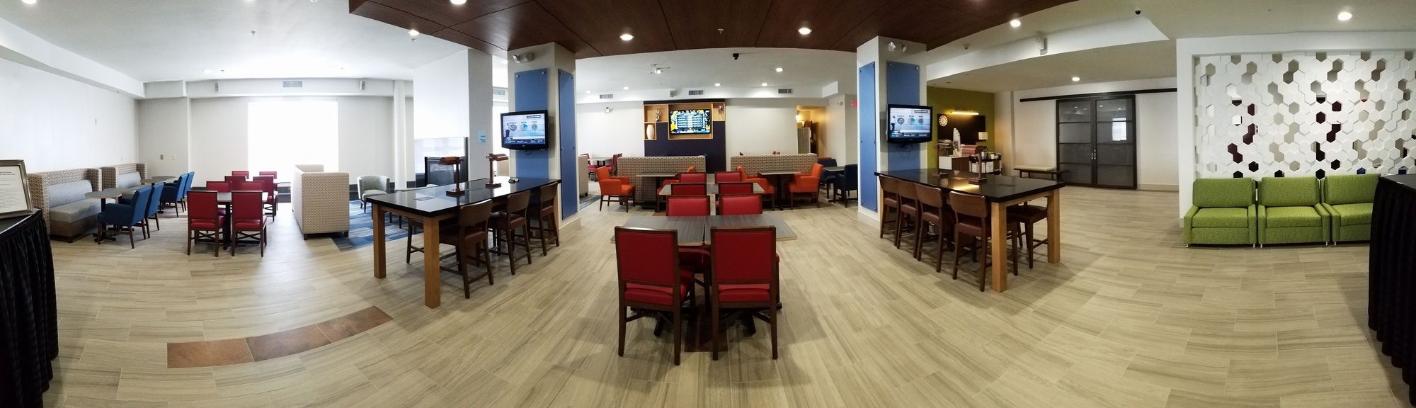 Фото Country Inn & Suites by Radisson, Downtown Albany New York