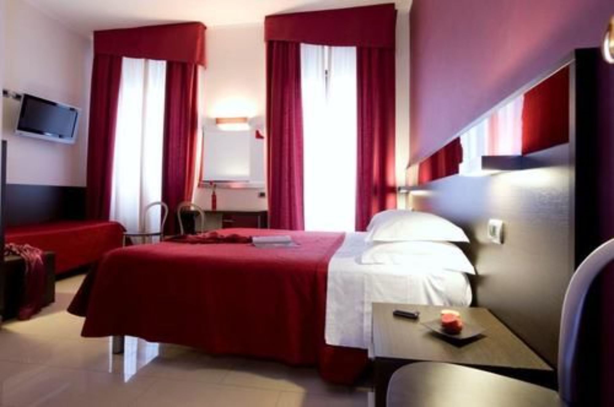 Фото отеля 2