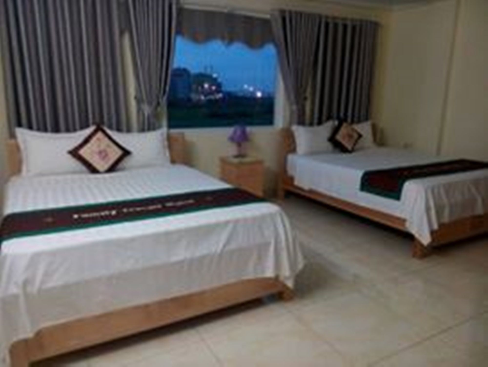 Фото Family Transit Hotel