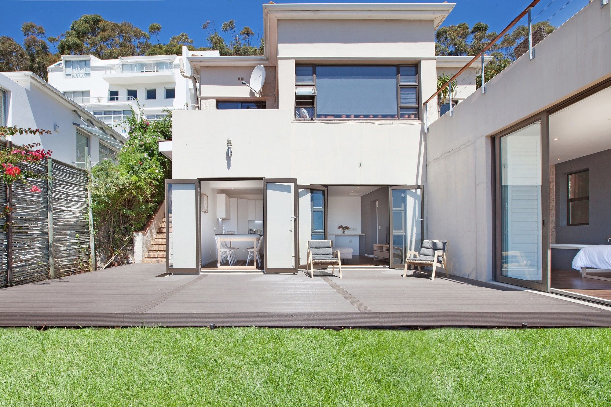 Фото Bluegum Hill Guesthouse & Apartments