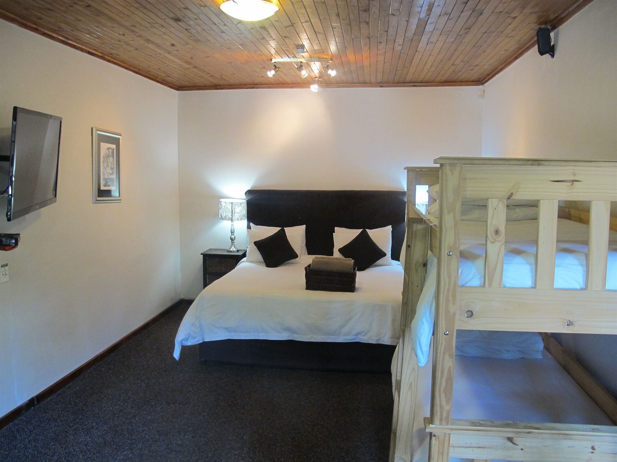 Фото Aero Guest Lodge