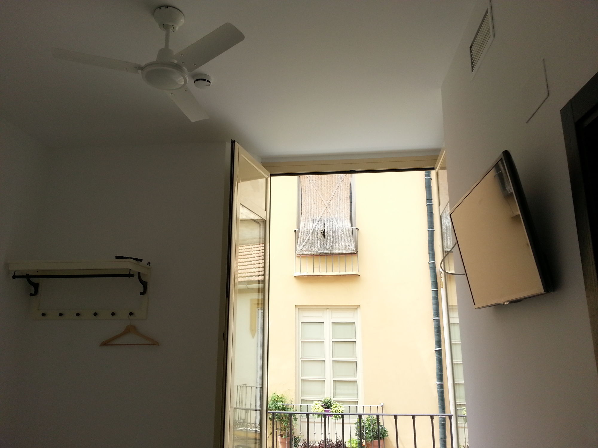 Фото La Siesta Málaga Guesthouse