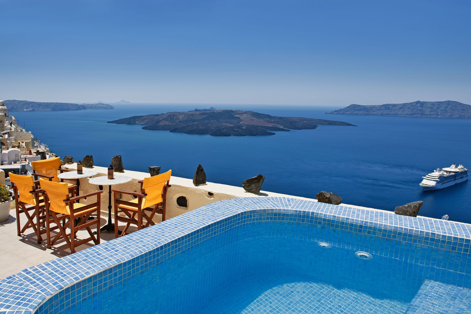 Фото Iriana Suites