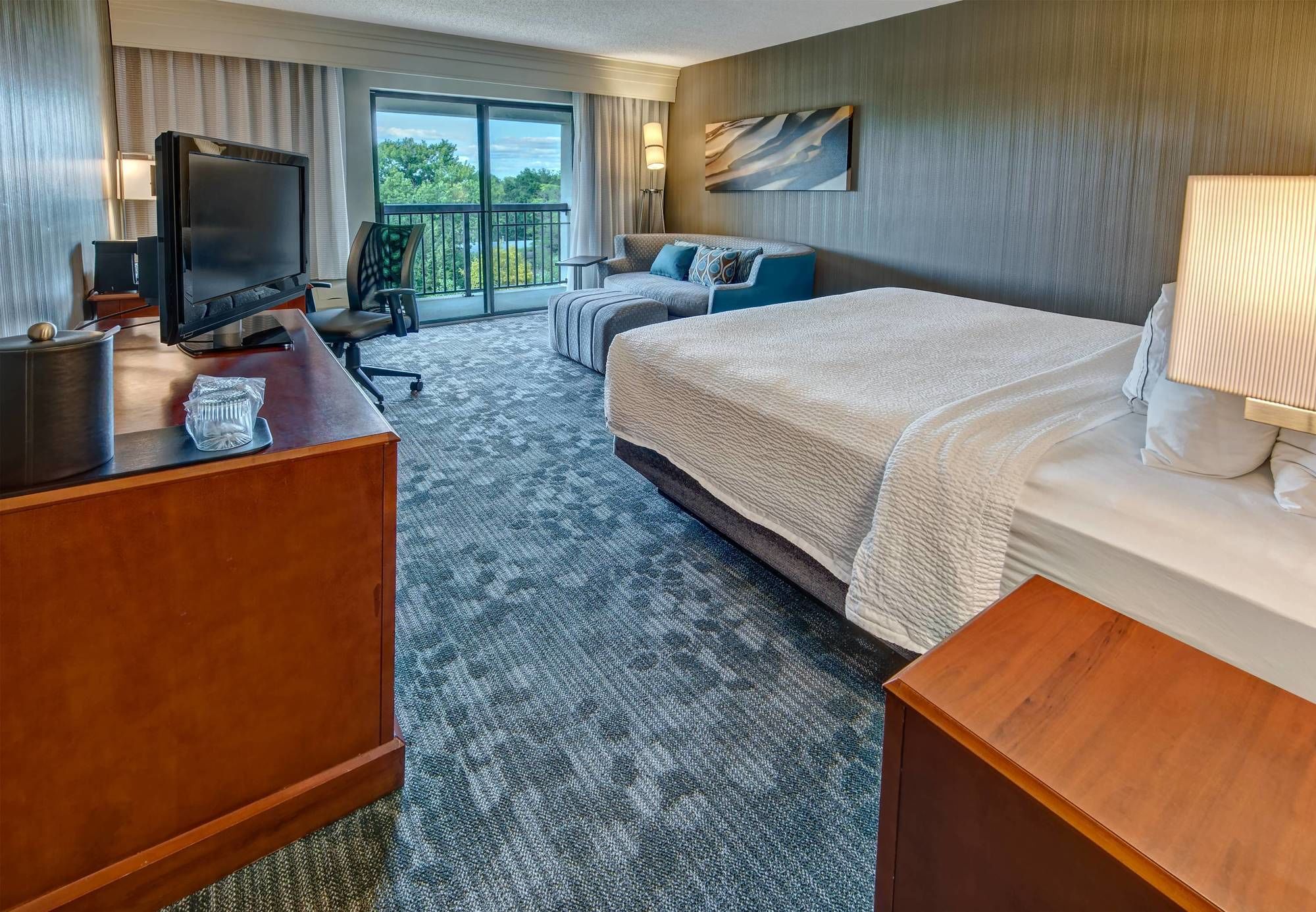 Фото Courtyard by Marriott Springfield