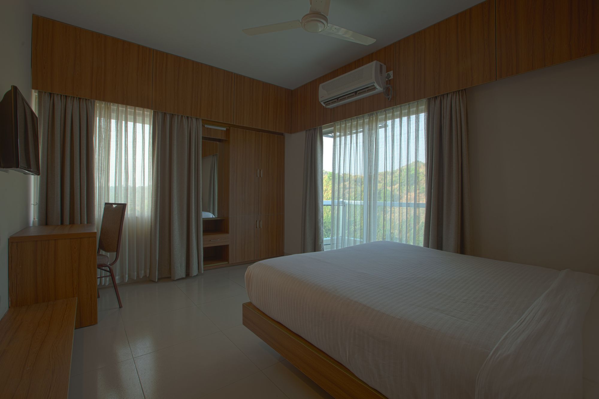 Фото Neeshorgo Hotel And Resort Ltd