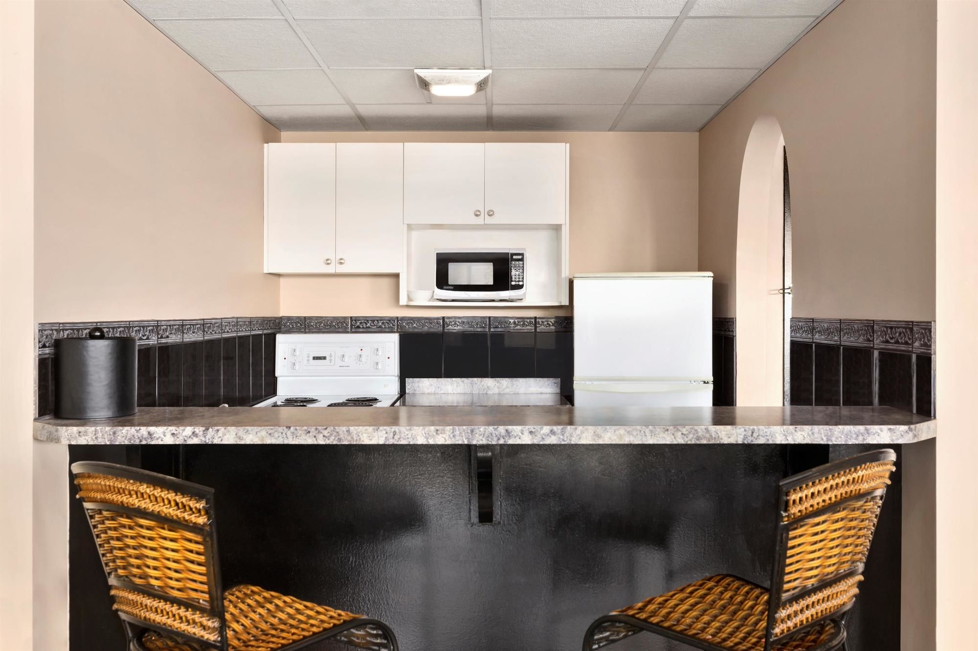 Фото Strata Hotel