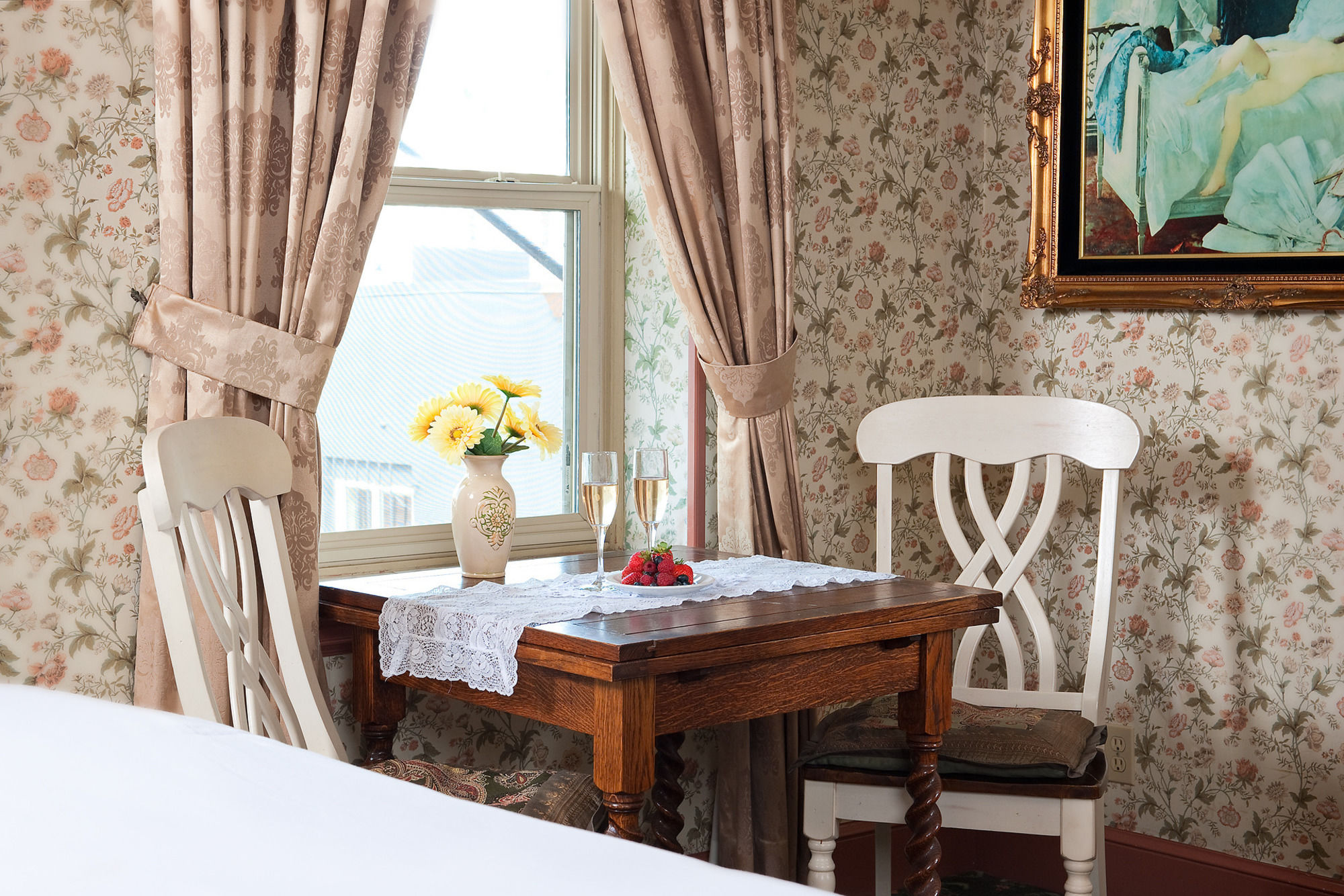 Фото Dorymans Oceanfront Inn