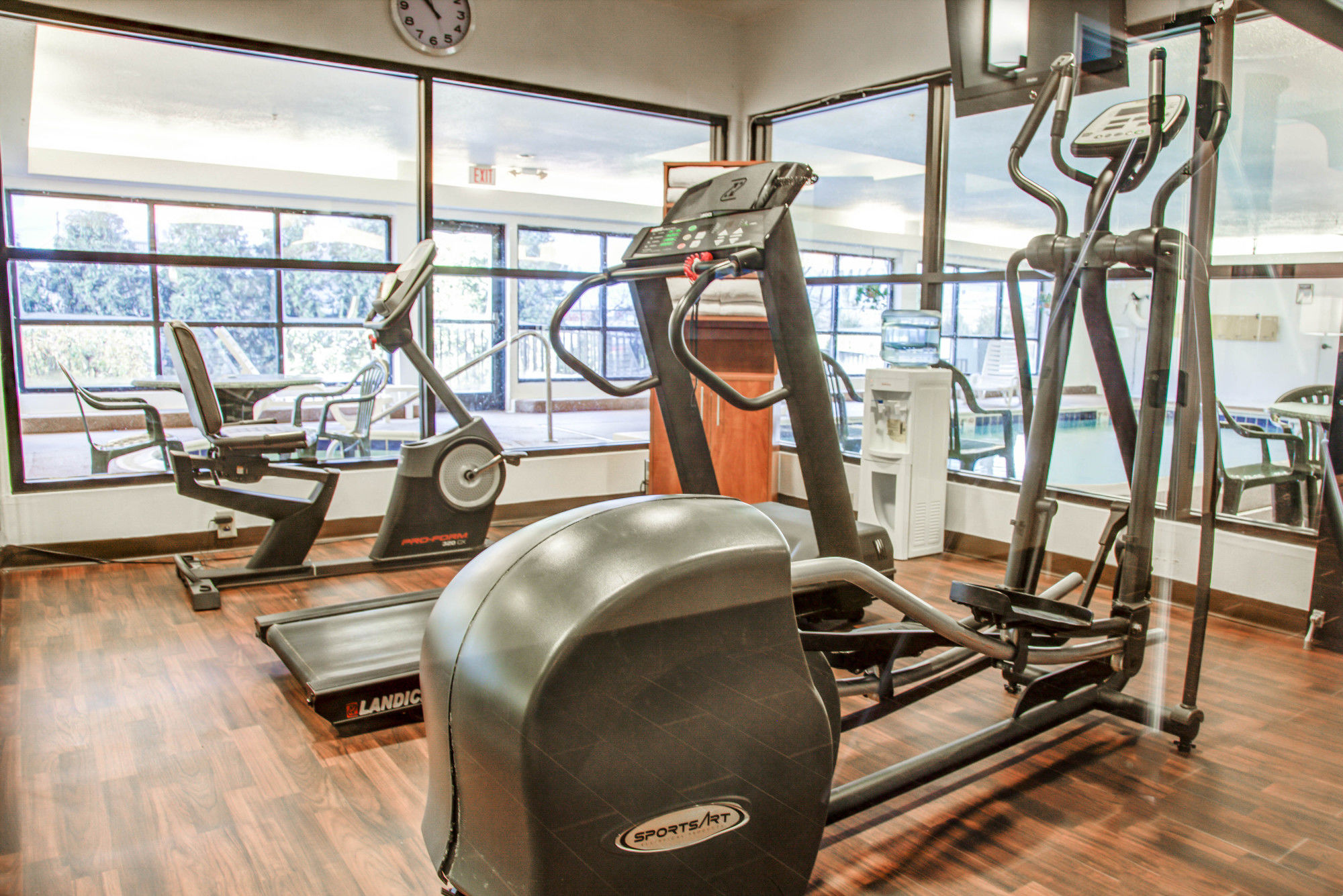 Фото Comfort Suites Lombard - Addison