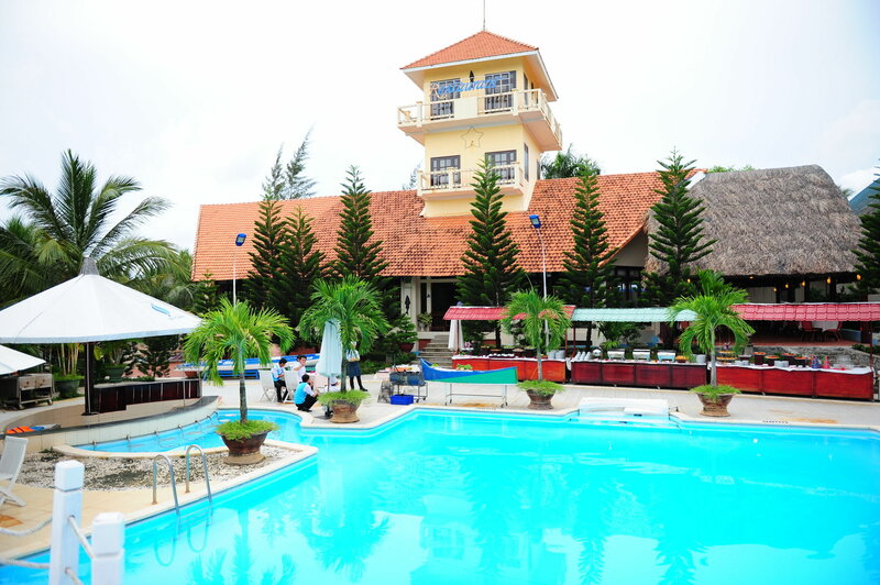 Гостиница L'Azure Resort and SPA