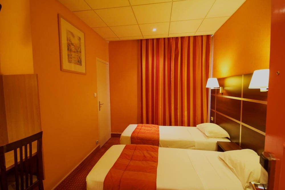 Фото Hotel Des Trois Gares