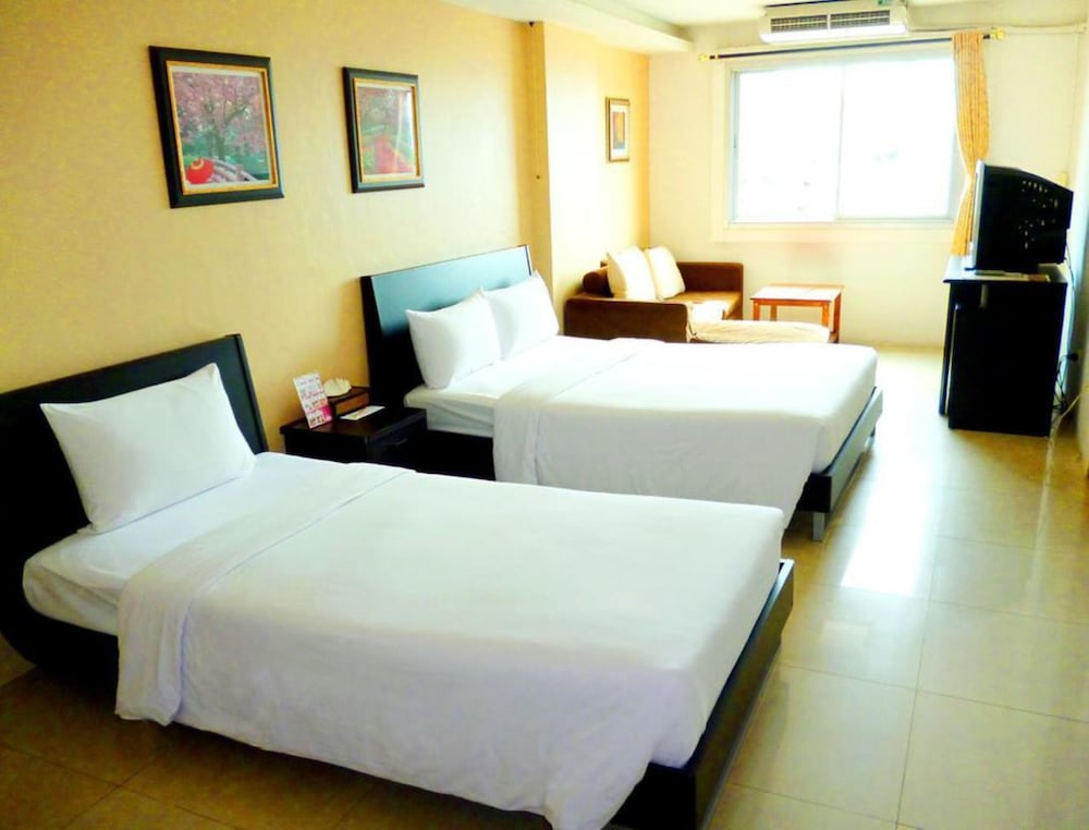 Фото Centric Place Hotel