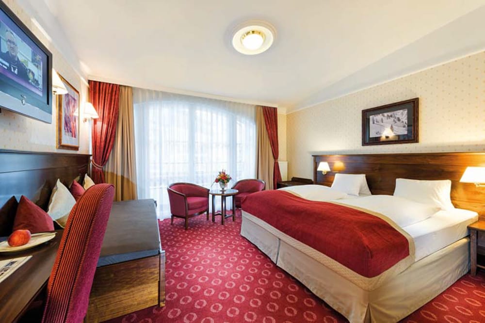 Фото Hotel Salzburger Hof