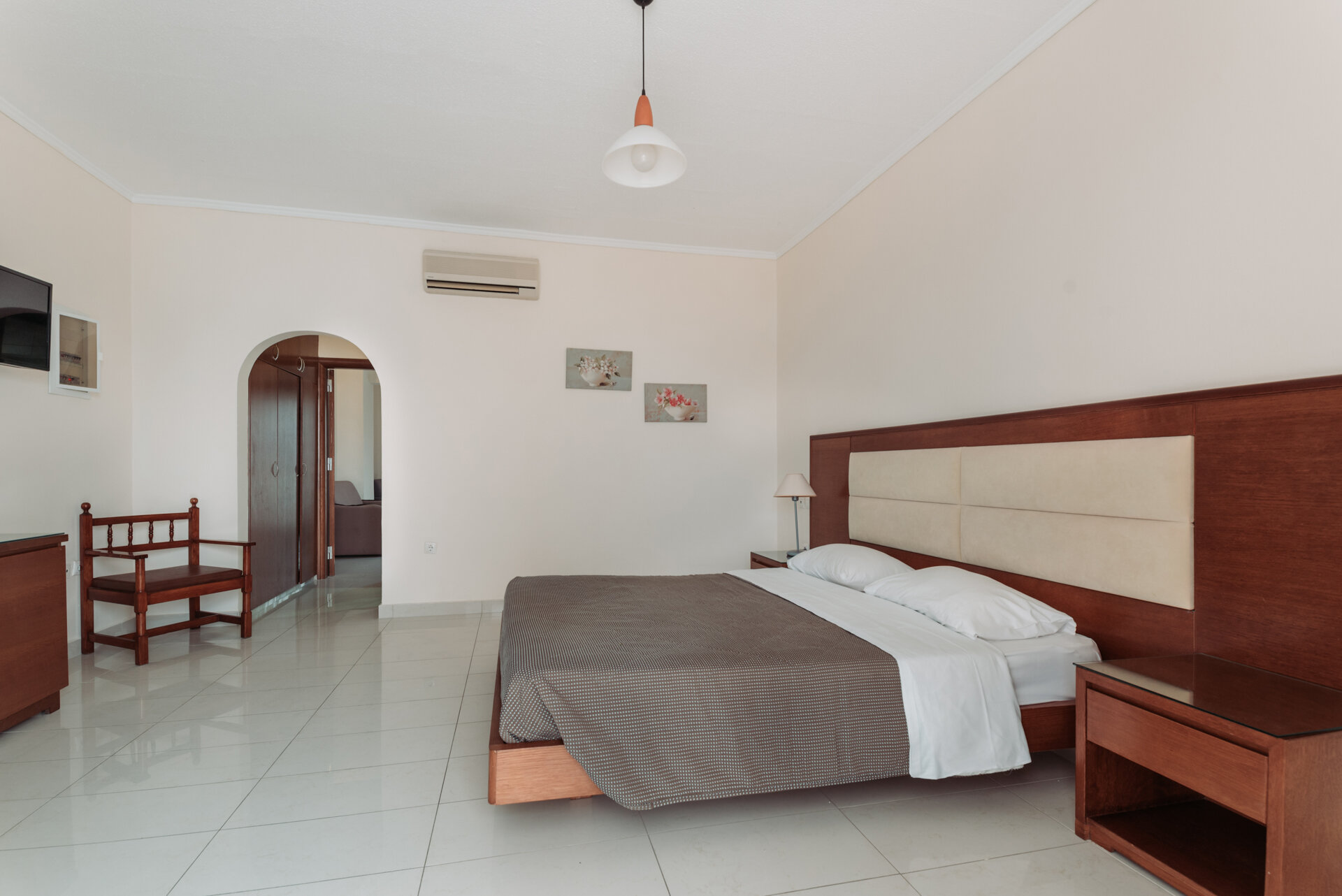 Фото Paleos Apartments