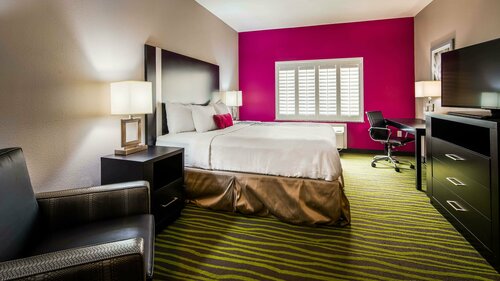 Гостиница Best Western Plus Dilley Inn & Suites