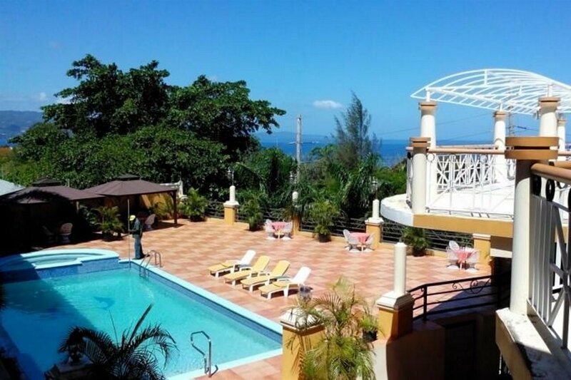 Гостиница Hotel Grand A View в Монтего-Бей