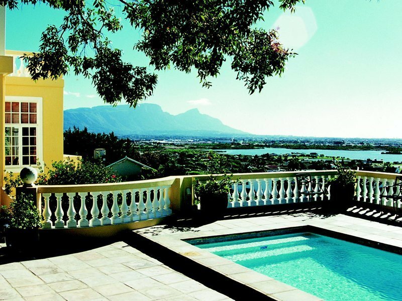 Фото Colona Castle