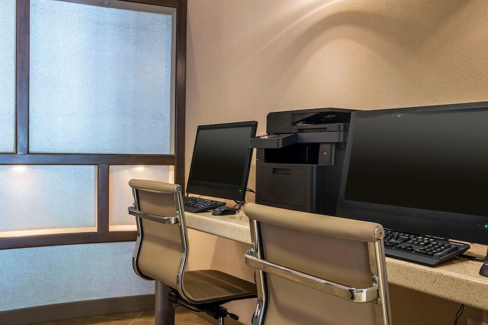 Фото Cambria Hotel Rockville